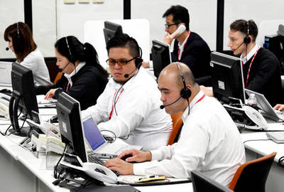 日本興起24小時“遠程翻譯”服務 為外國游客提供無縫接待體驗